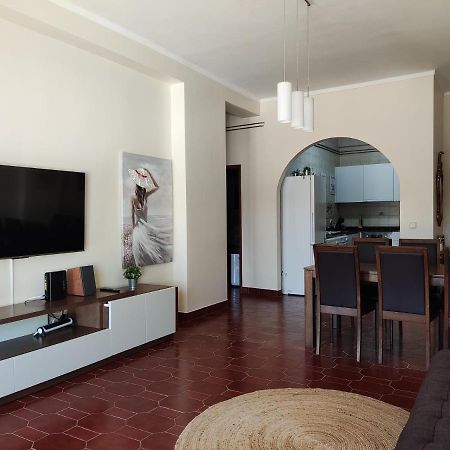 Apartment By The Beach! With Large Balcony! Sao Martinho do Porto Ngoại thất bức ảnh