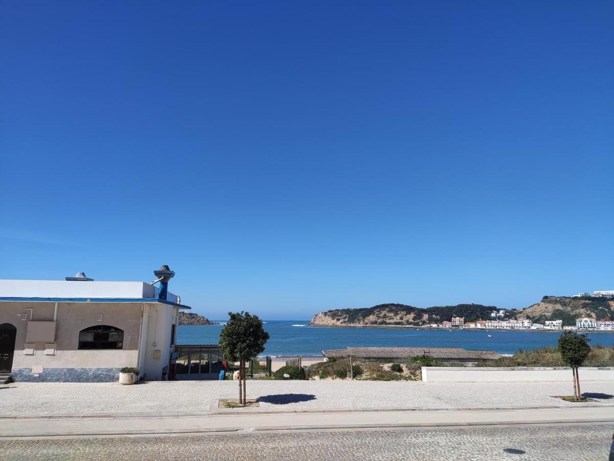 Apartment By The Beach! With Large Balcony! Sao Martinho do Porto Ngoại thất bức ảnh